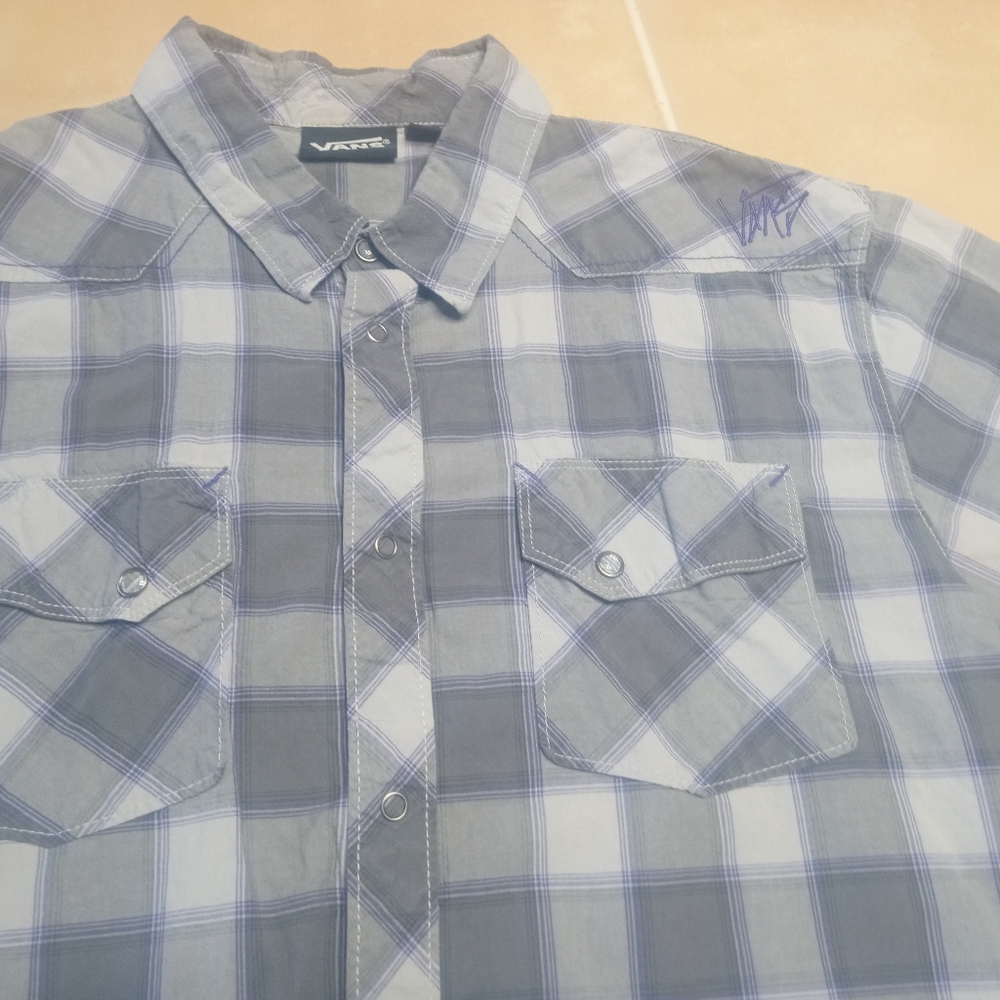 Vans Vintage button up shirt men's size XL used condition